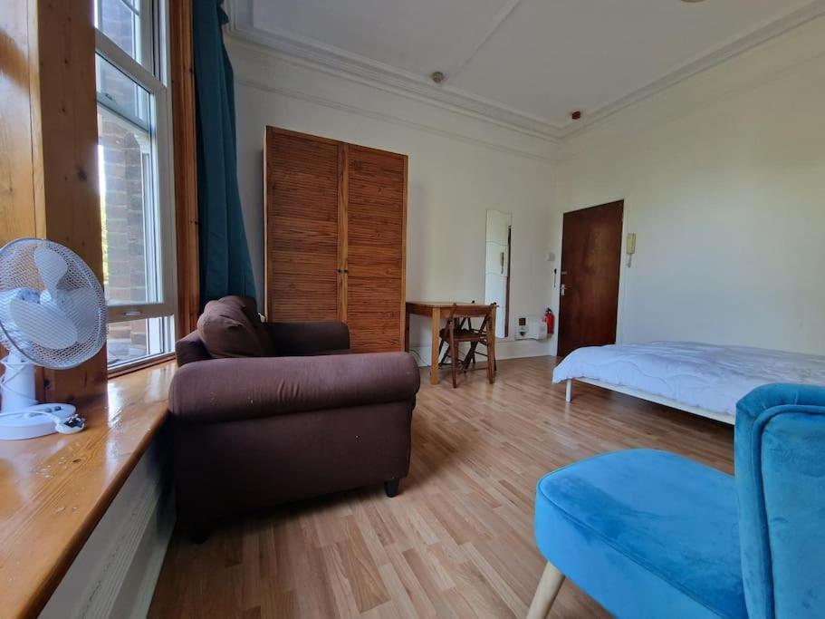 Bright Well Located Studio Flat Londres Exterior foto